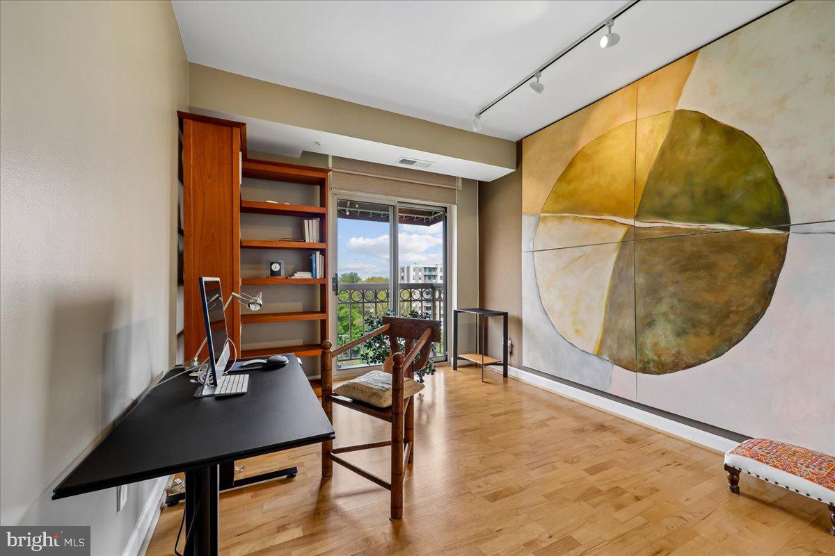 MADISON PARK CONDOMINIUMS - Residential