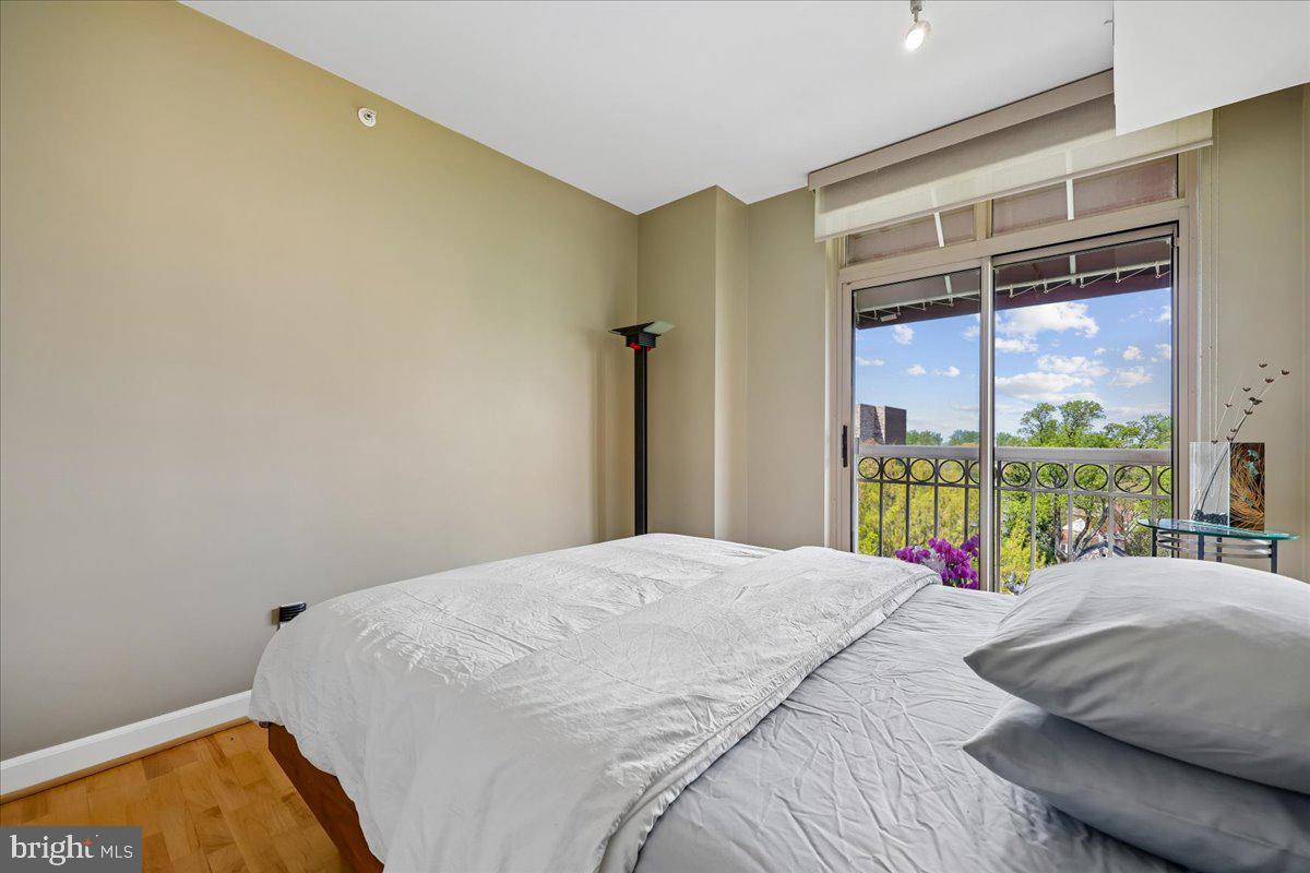 MADISON PARK CONDOMINIUMS - Residential