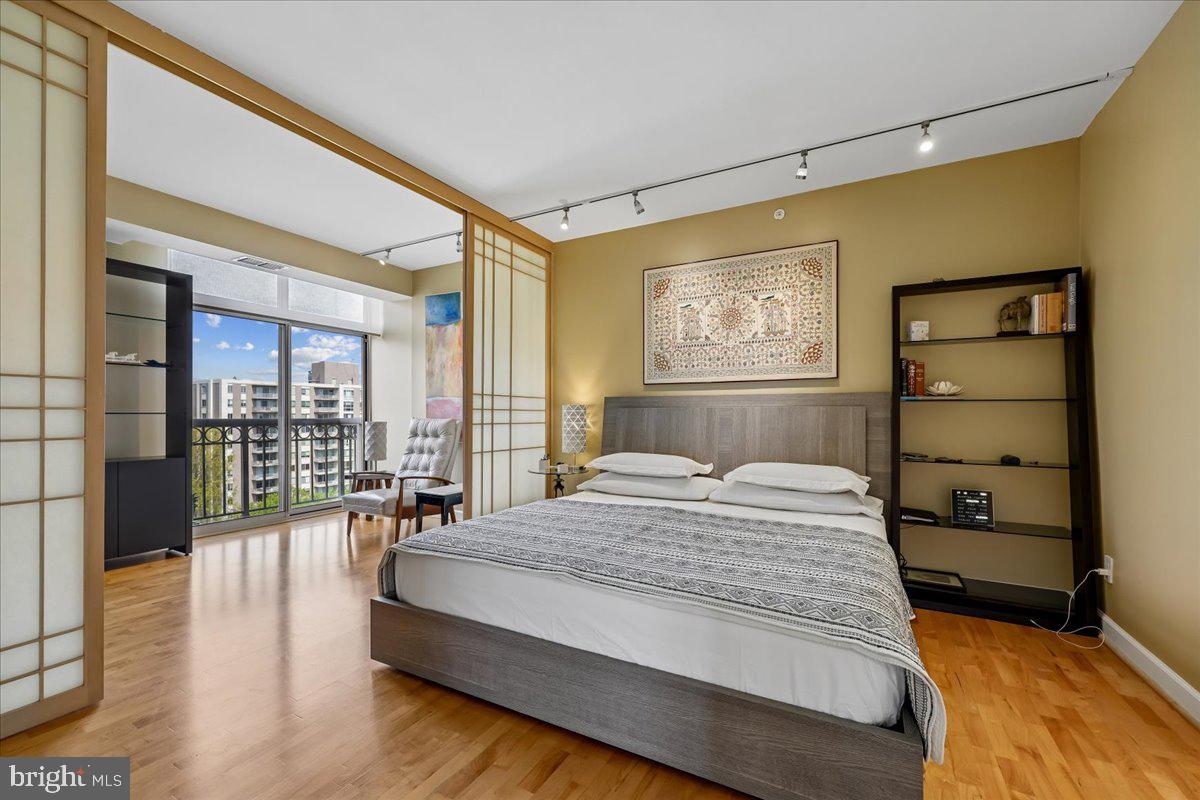 MADISON PARK CONDOMINIUMS - Residential