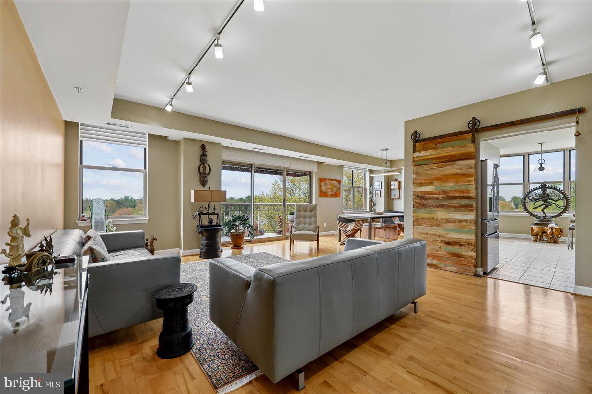 MADISON PARK CONDOMINIUMS - Residential