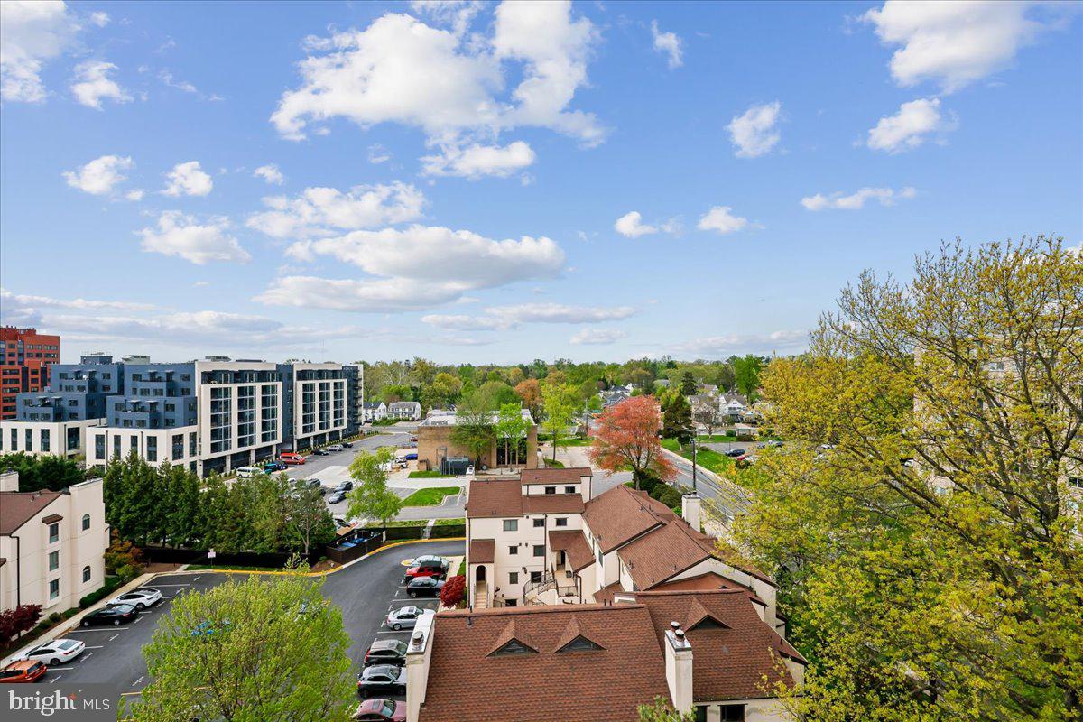 MADISON PARK CONDOMINIUMS - Residential