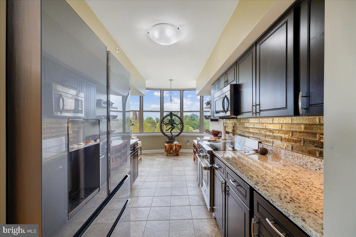 MADISON PARK CONDOMINIUMS - Residential