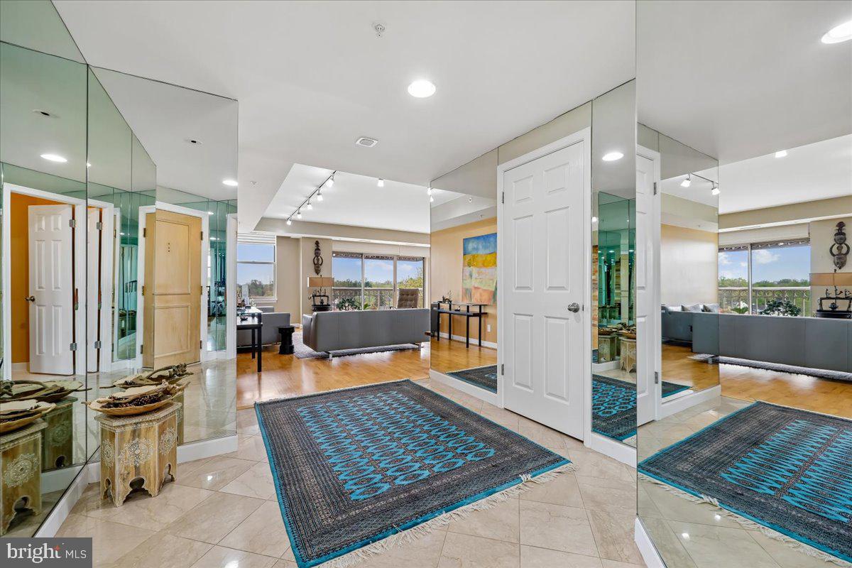 MADISON PARK CONDOMINIUMS - Residential