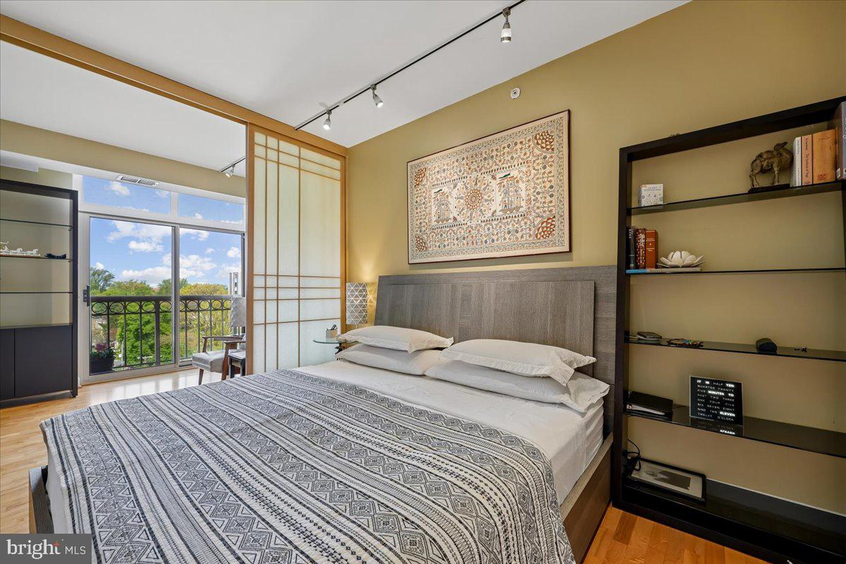 MADISON PARK CONDOMINIUMS - Residential