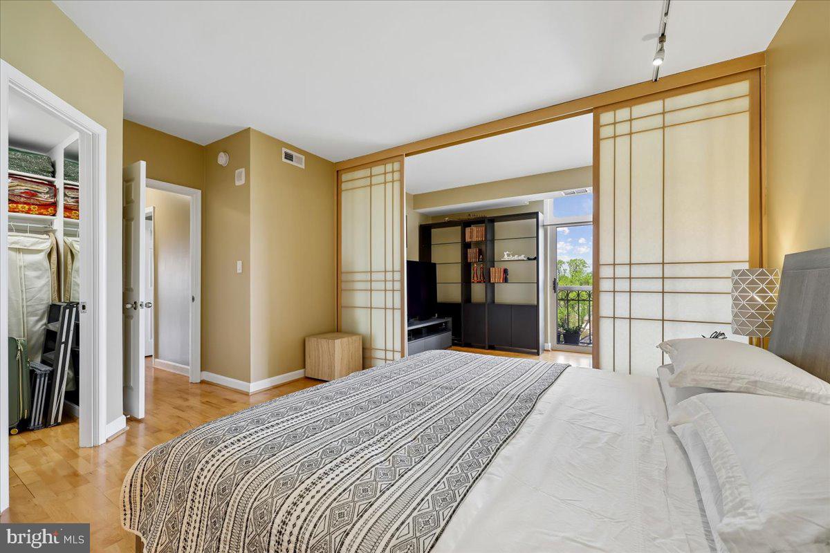 MADISON PARK CONDOMINIUMS - Residential