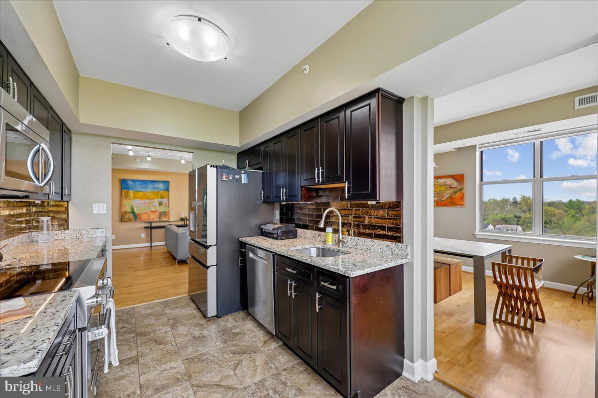 MADISON PARK CONDOMINIUMS - Residential