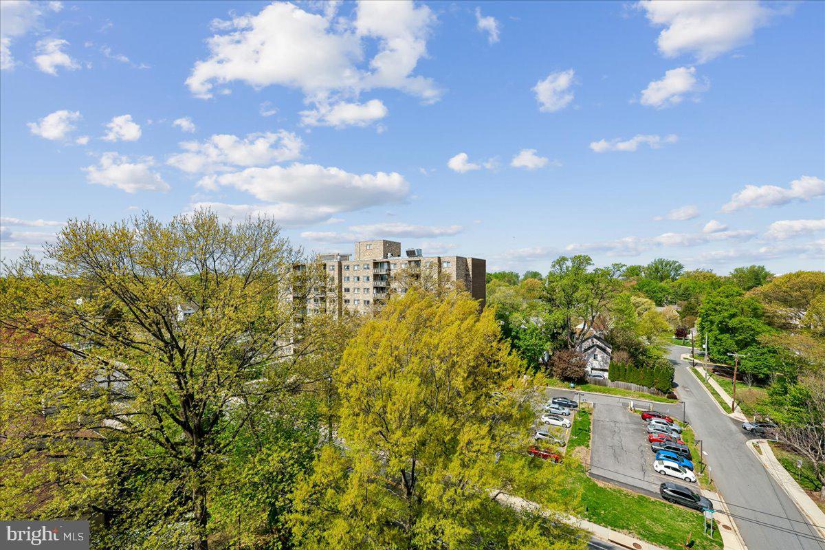 MADISON PARK CONDOMINIUMS - Residential