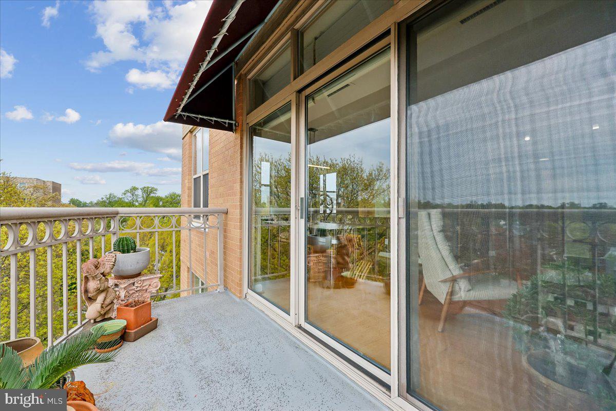 MADISON PARK CONDOMINIUMS - Residential