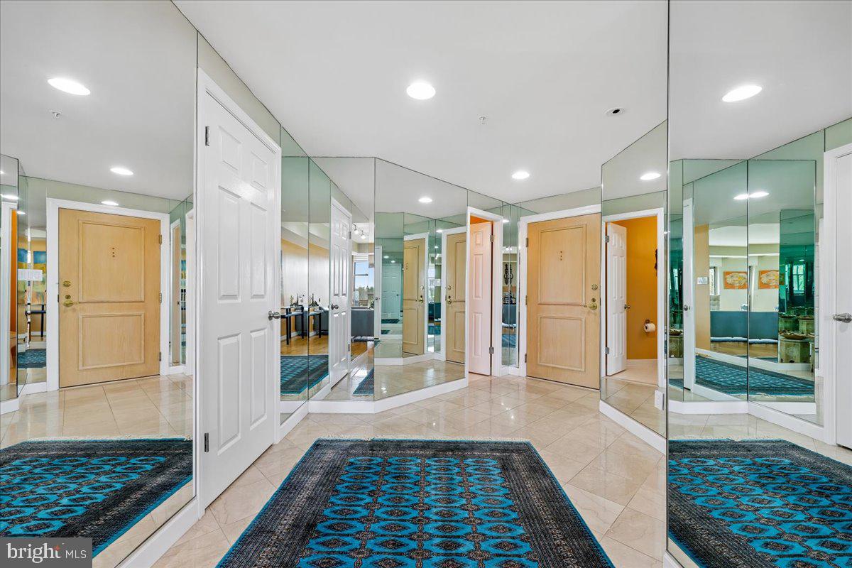 MADISON PARK CONDOMINIUMS - Residential