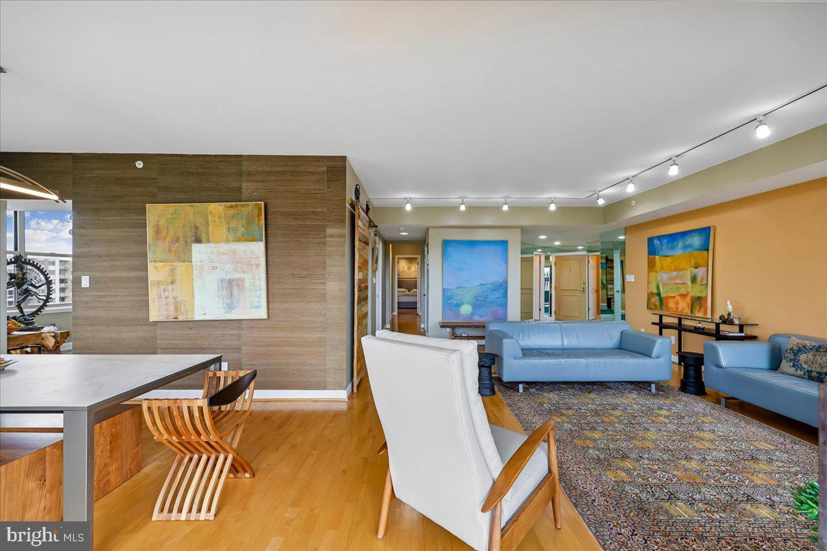 MADISON PARK CONDOMINIUMS - Residential