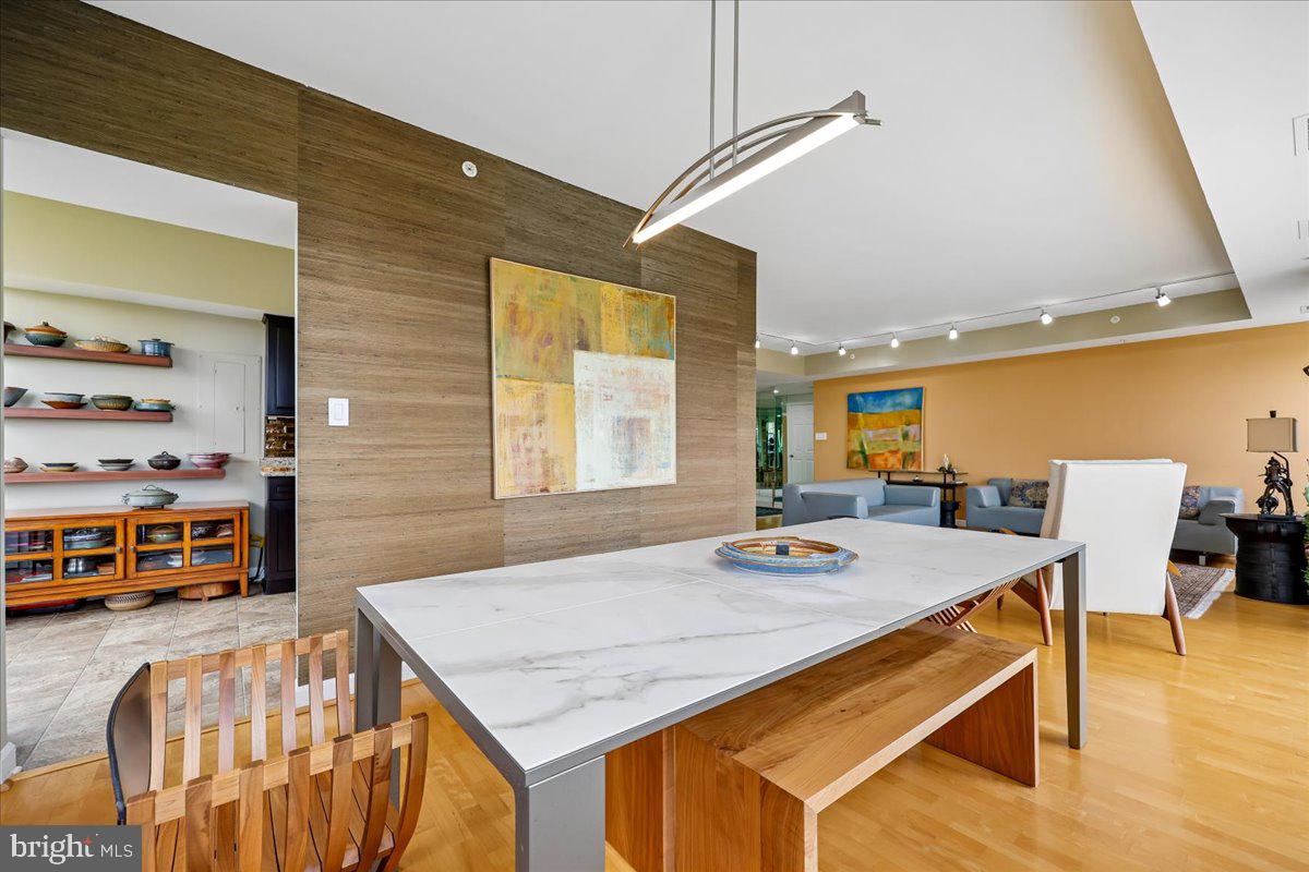 MADISON PARK CONDOMINIUMS - Residential