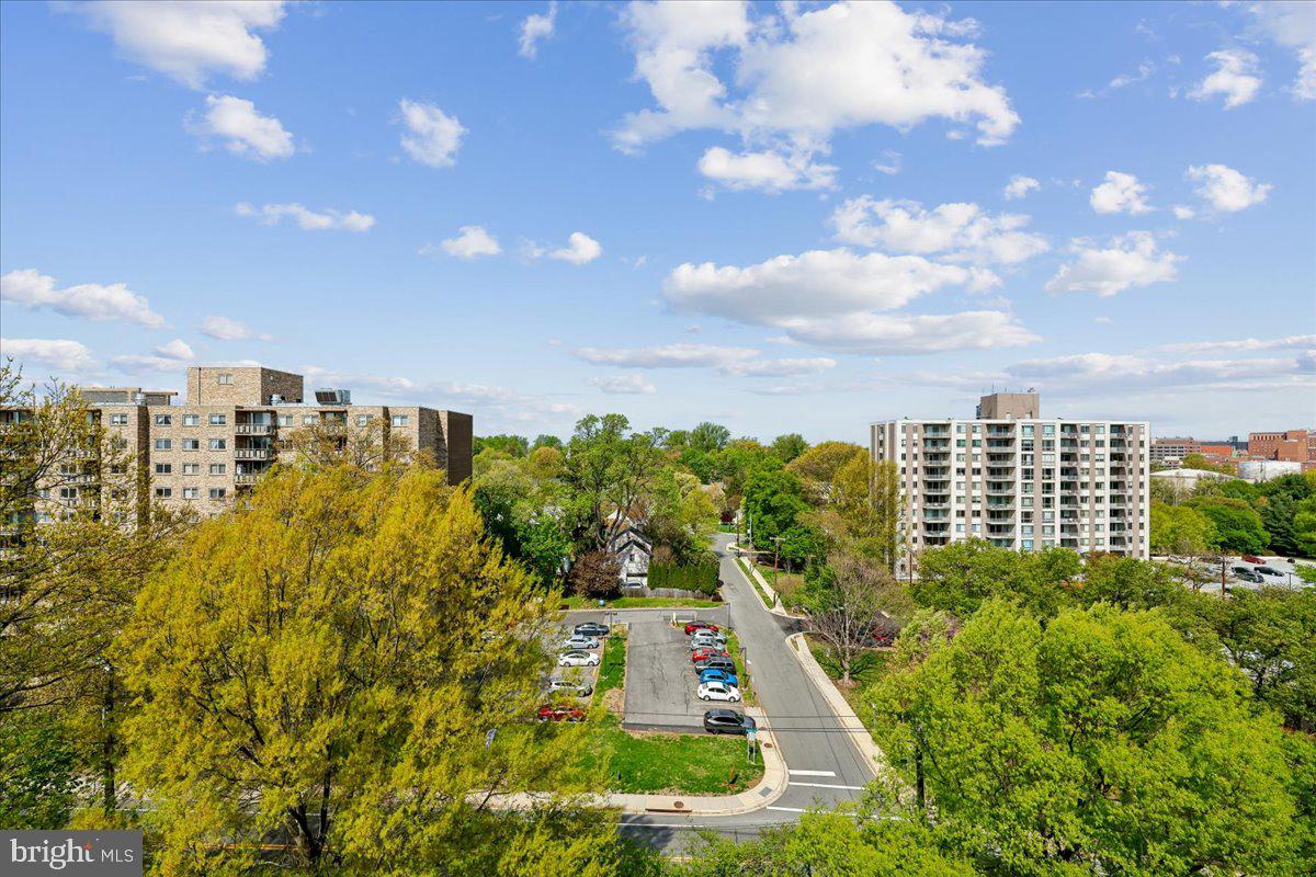 MADISON PARK CONDOMINIUMS - Residential
