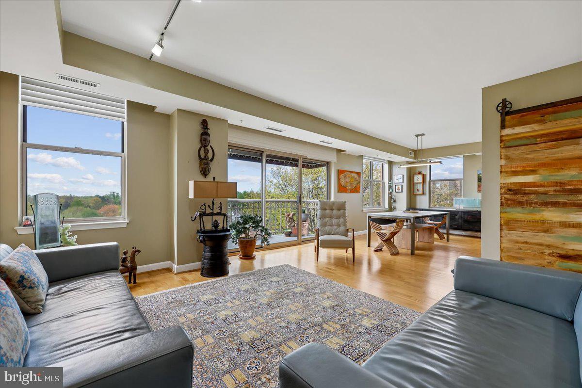 MADISON PARK CONDOMINIUMS - Residential