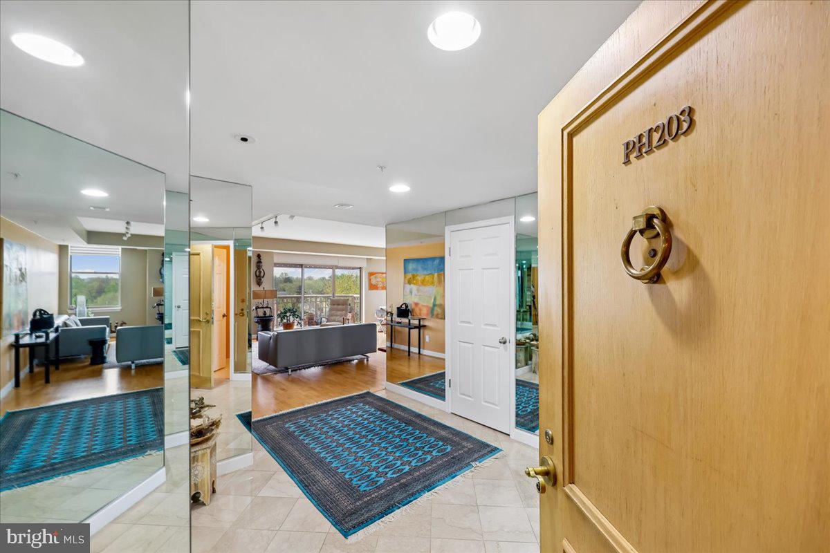 MADISON PARK CONDOMINIUMS - Residential