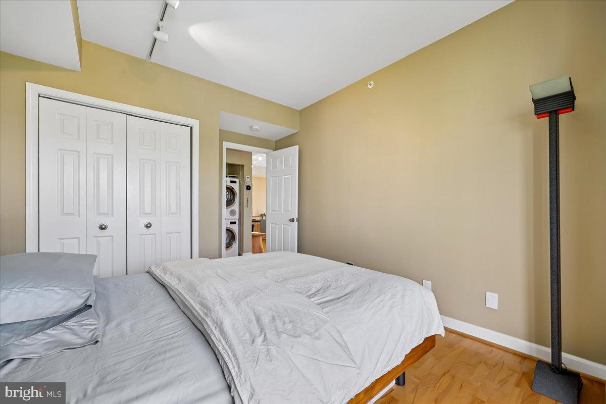 MADISON PARK CONDOMINIUMS - Residential