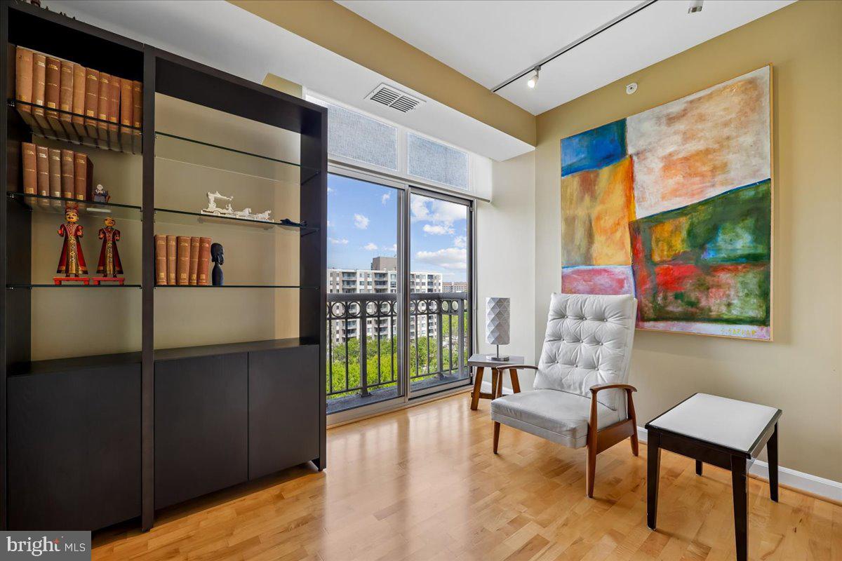 MADISON PARK CONDOMINIUMS - Residential