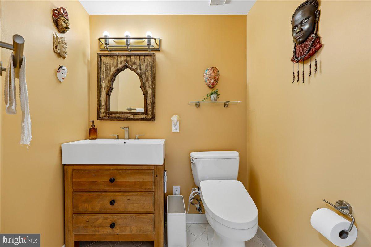 MADISON PARK CONDOMINIUMS - Residential