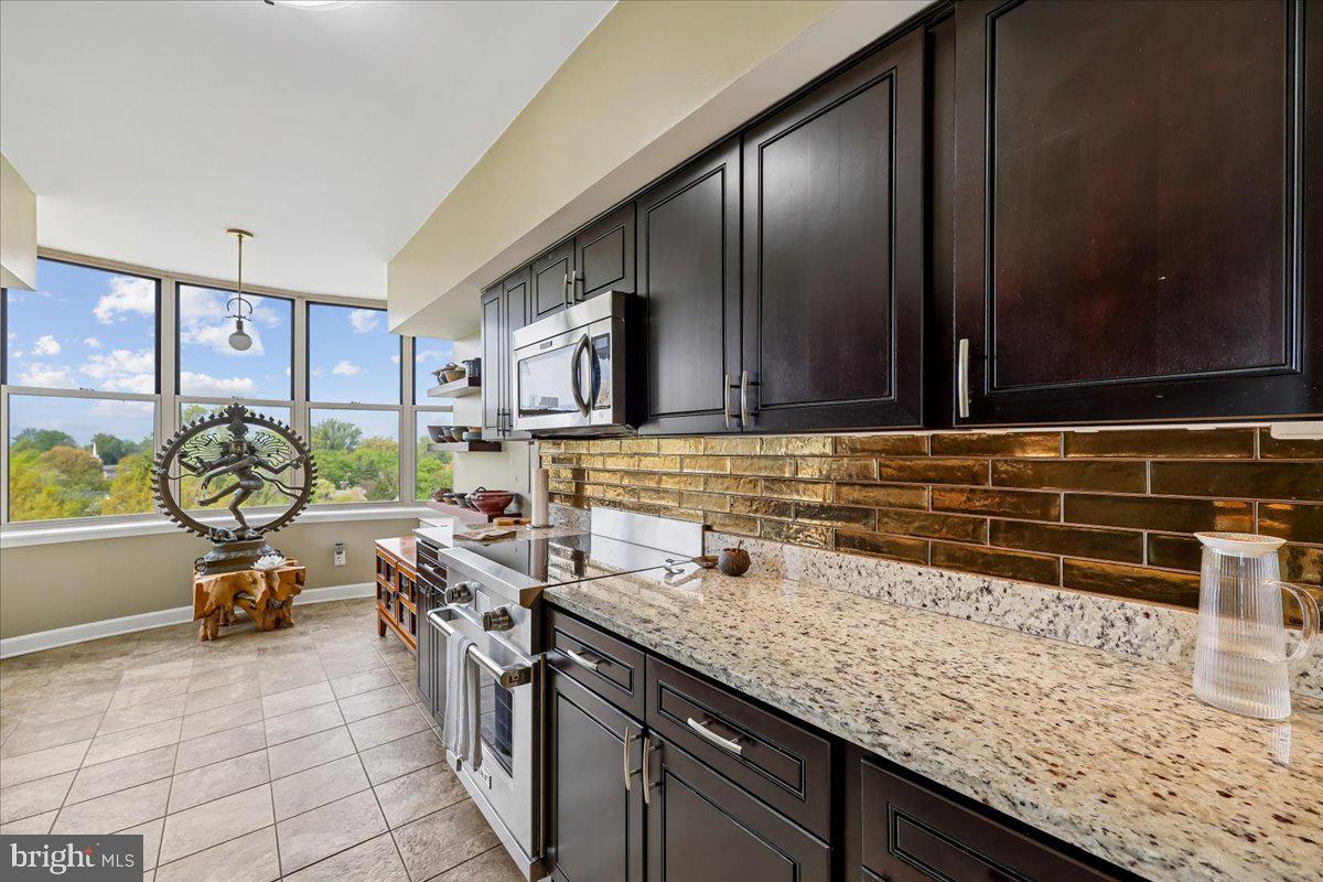 MADISON PARK CONDOMINIUMS - Residential