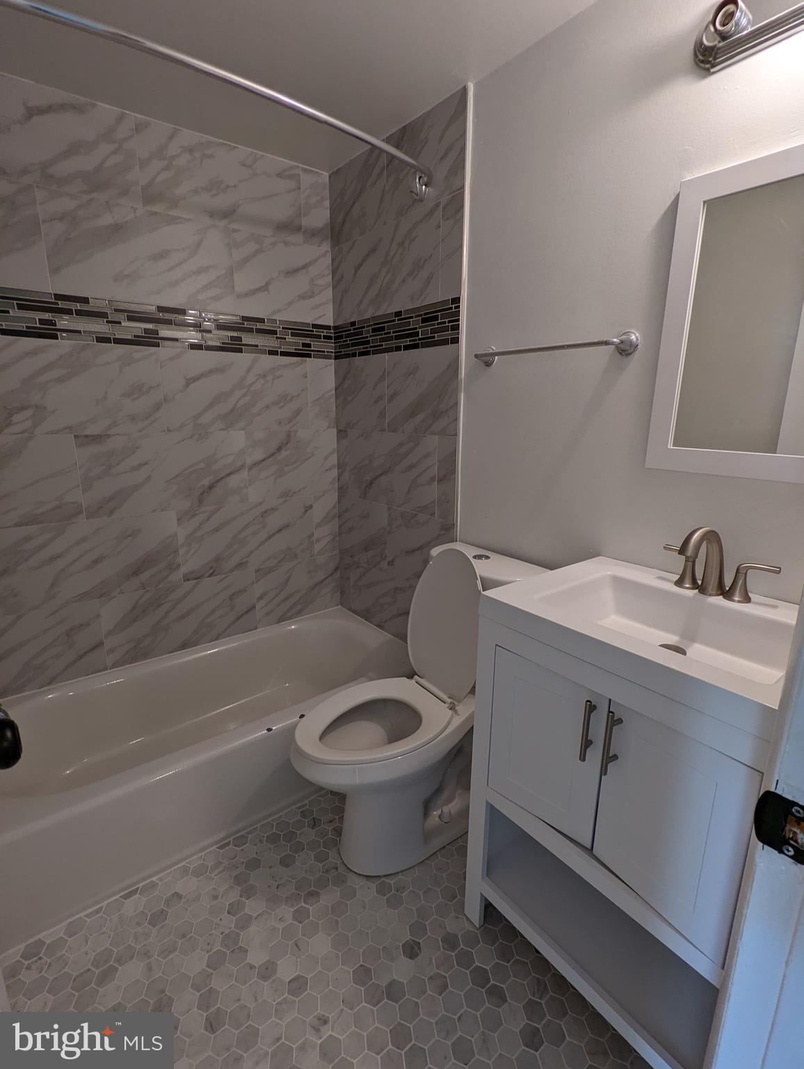 HOLLY HILL CONDOMINIUMS - Residential Lease