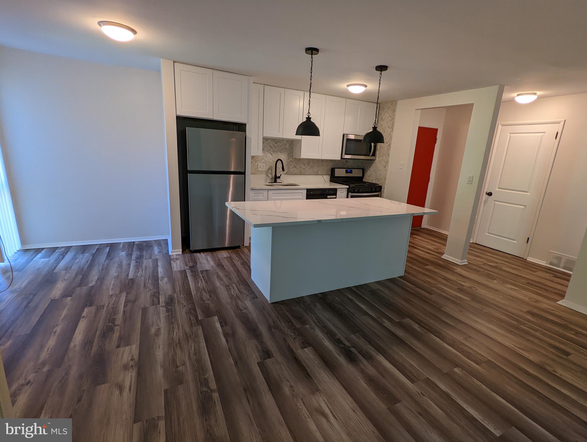 HOLLY HILL CONDOMINIUMS - Residential Lease