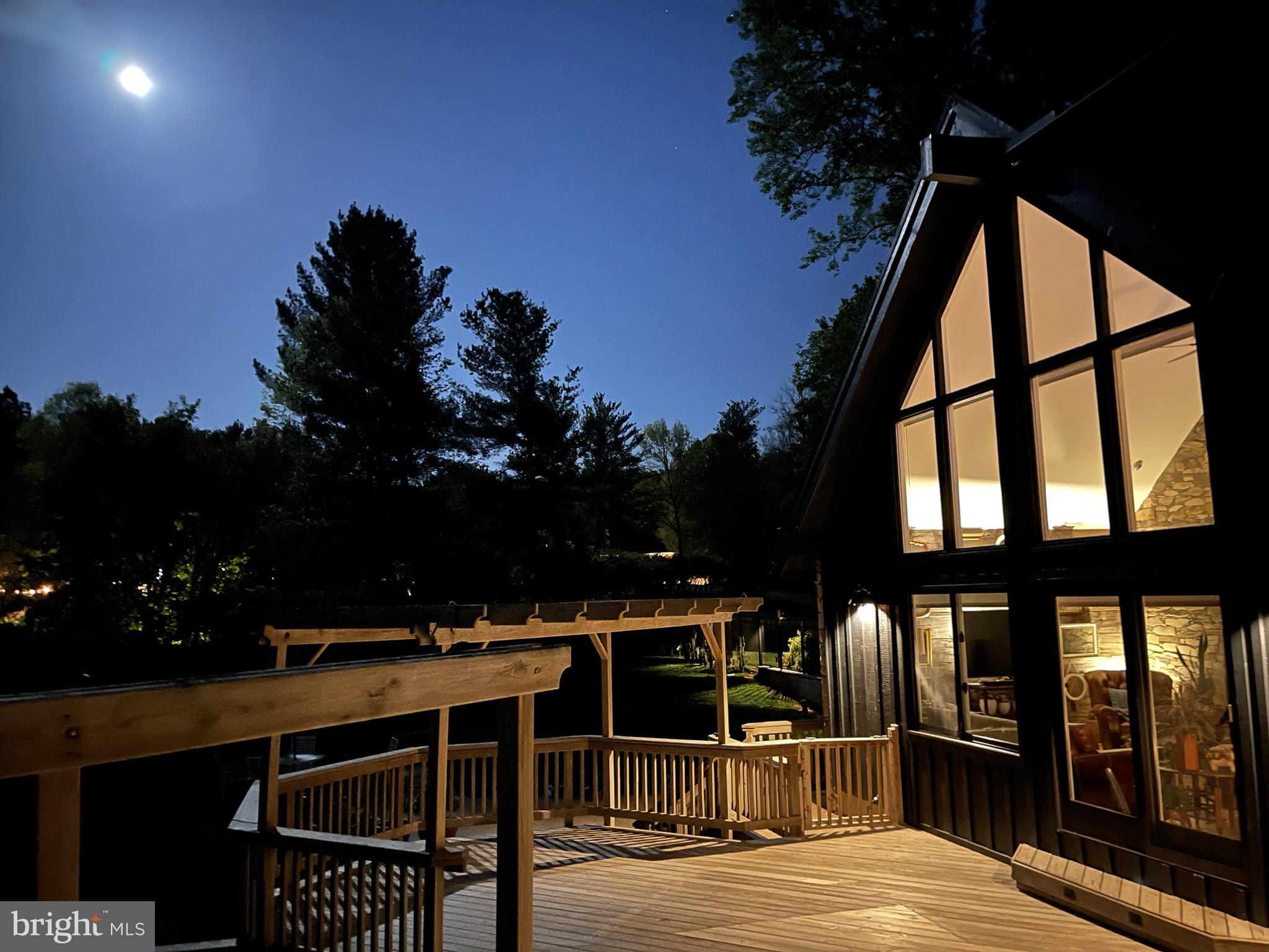 WALKER WOODS LAKE - Residential