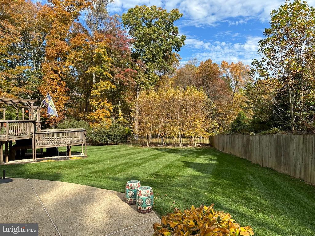 WALKER WOODS LAKE - Residential