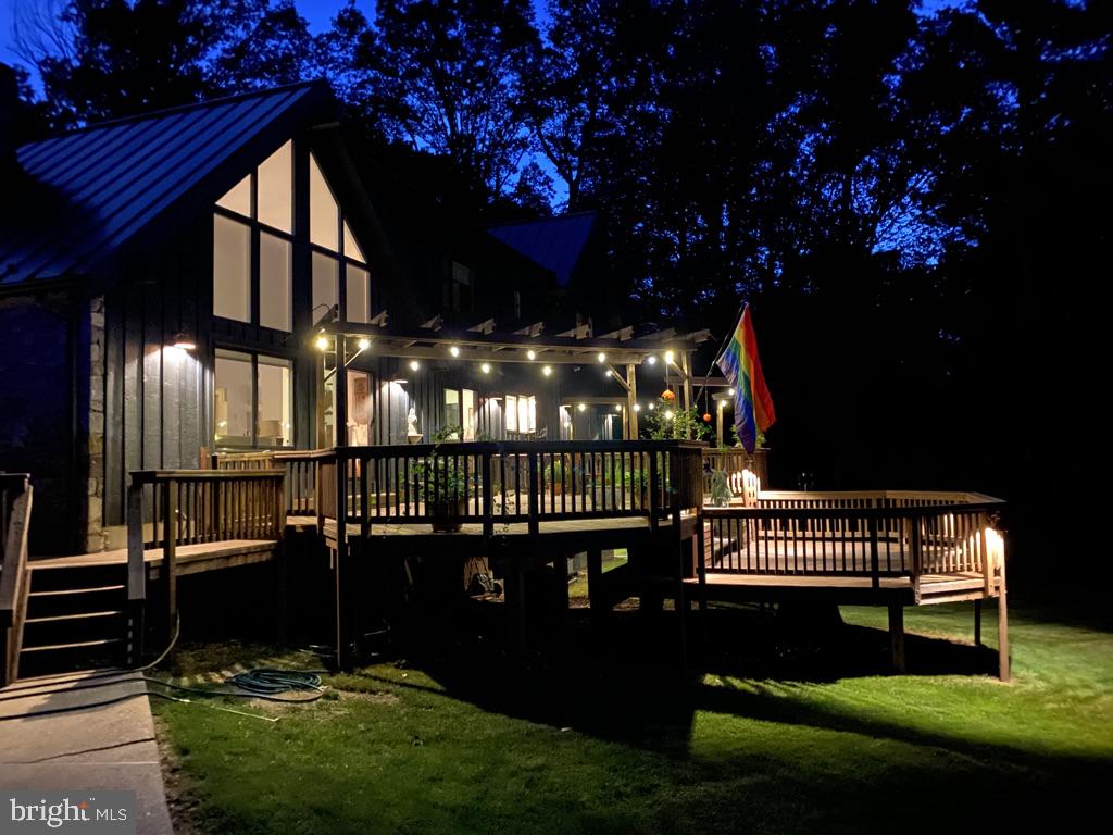 WALKER WOODS LAKE - Residential