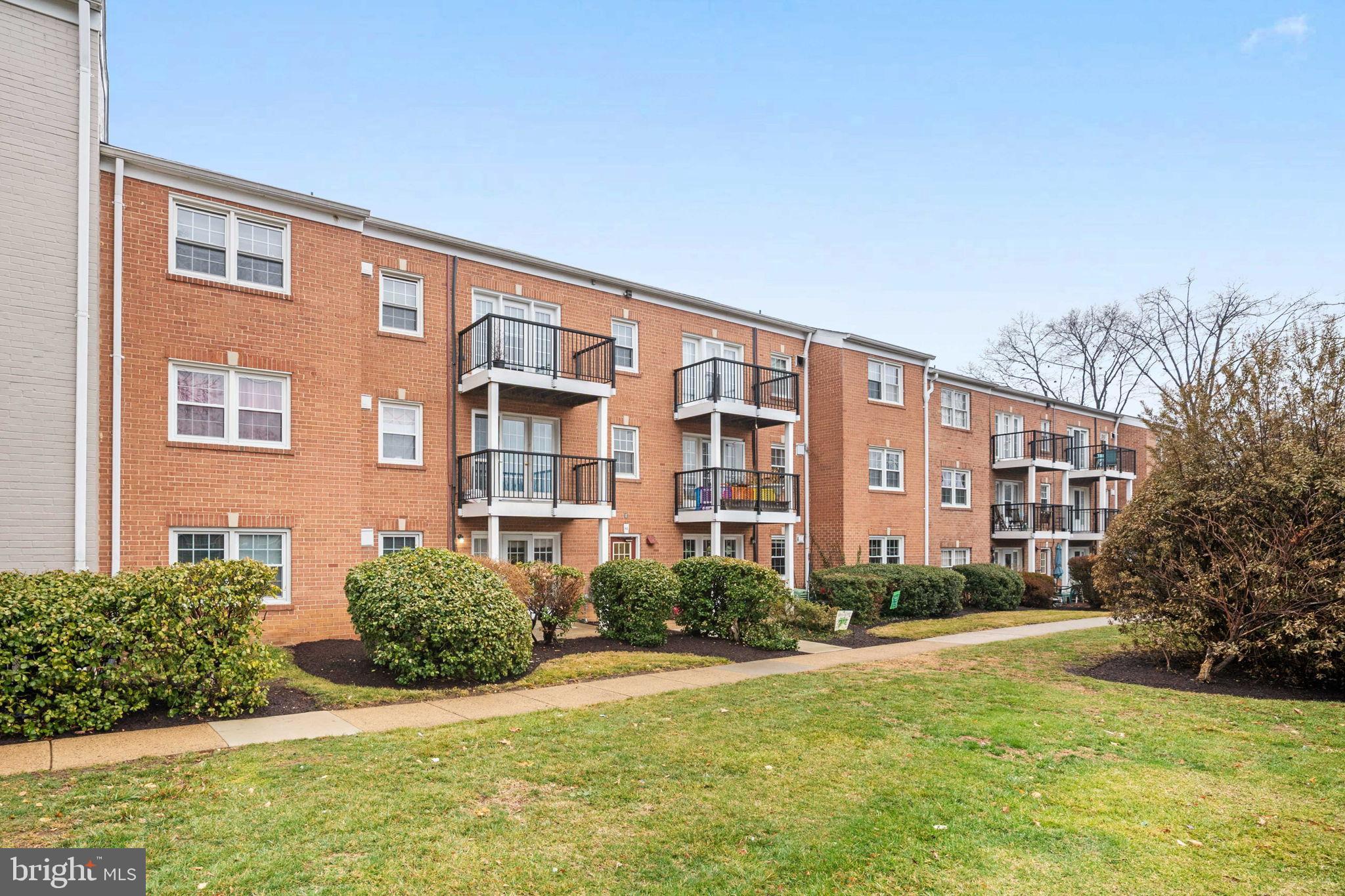 FOXCROFT COLONY CONDOS - Residential