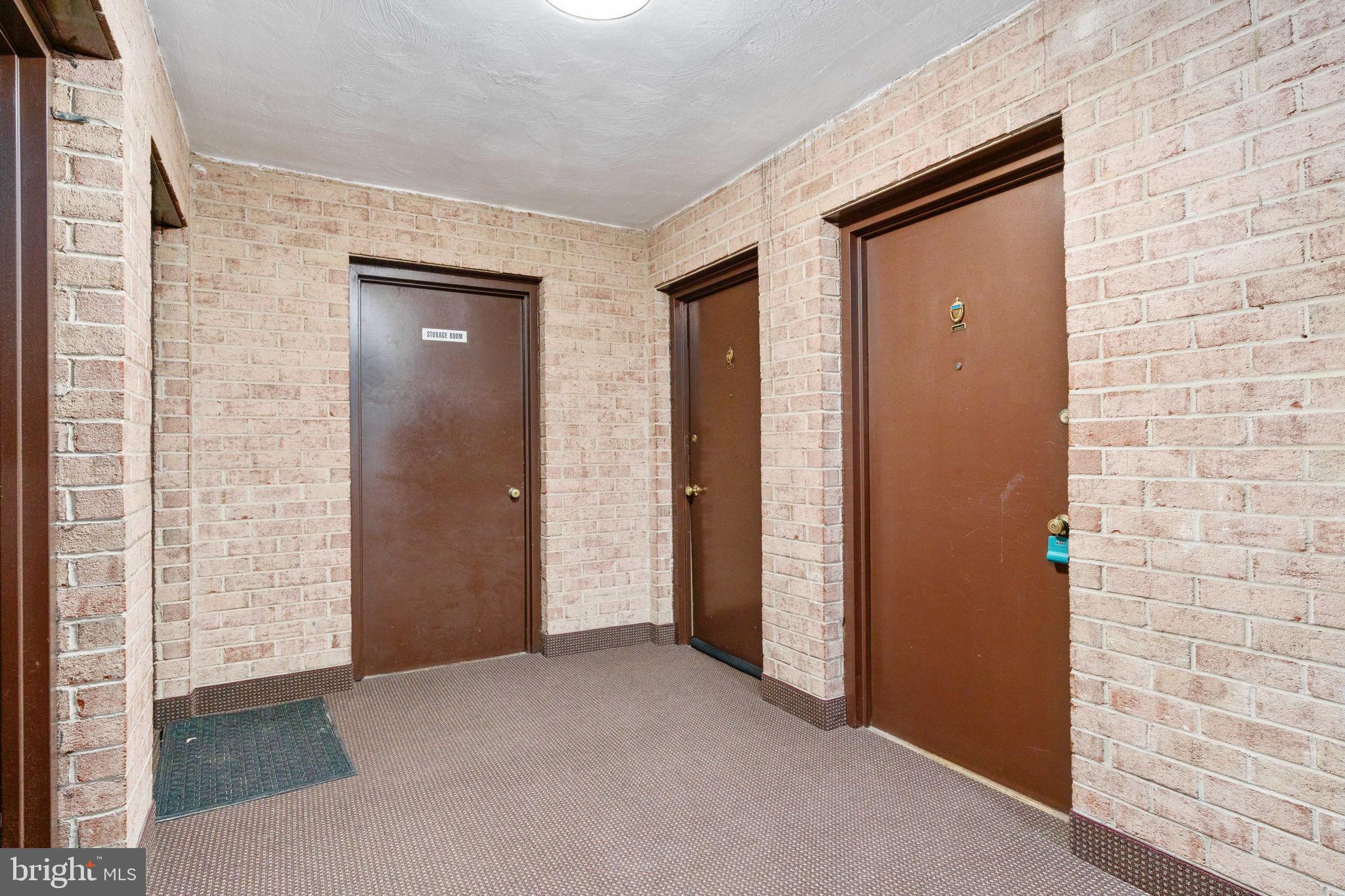 FOXCROFT COLONY CONDOS - Residential