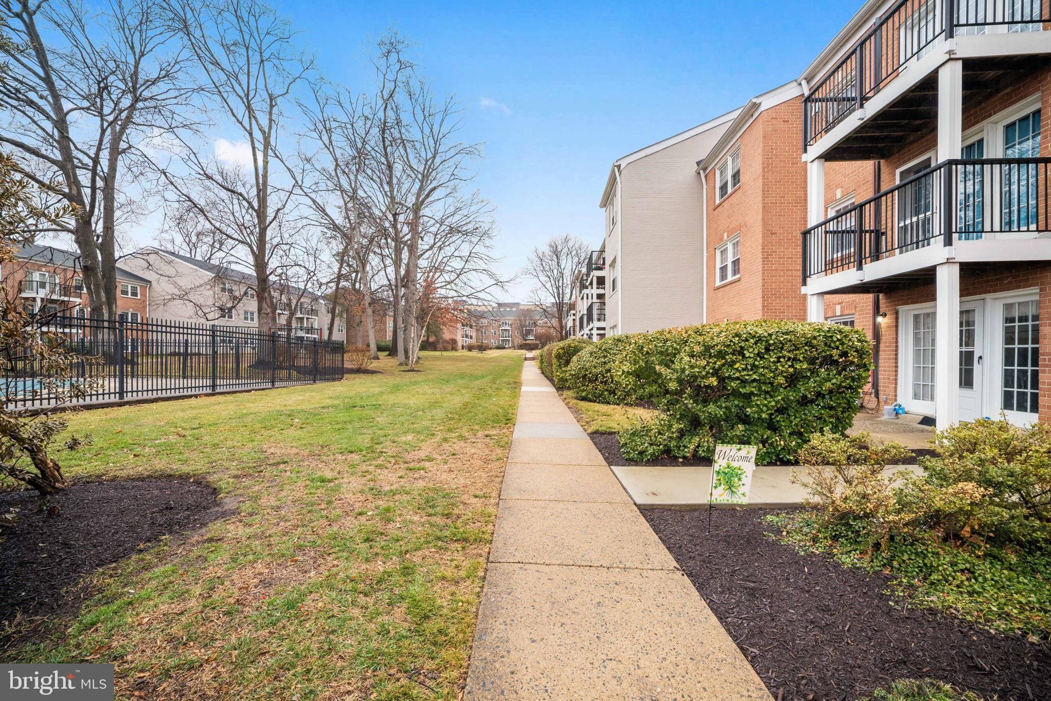 FOXCROFT COLONY CONDOS - Residential