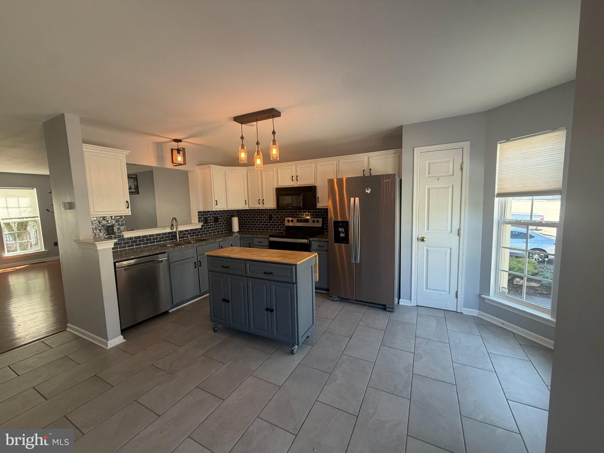 2710 EQUESTRIAN DRIVE