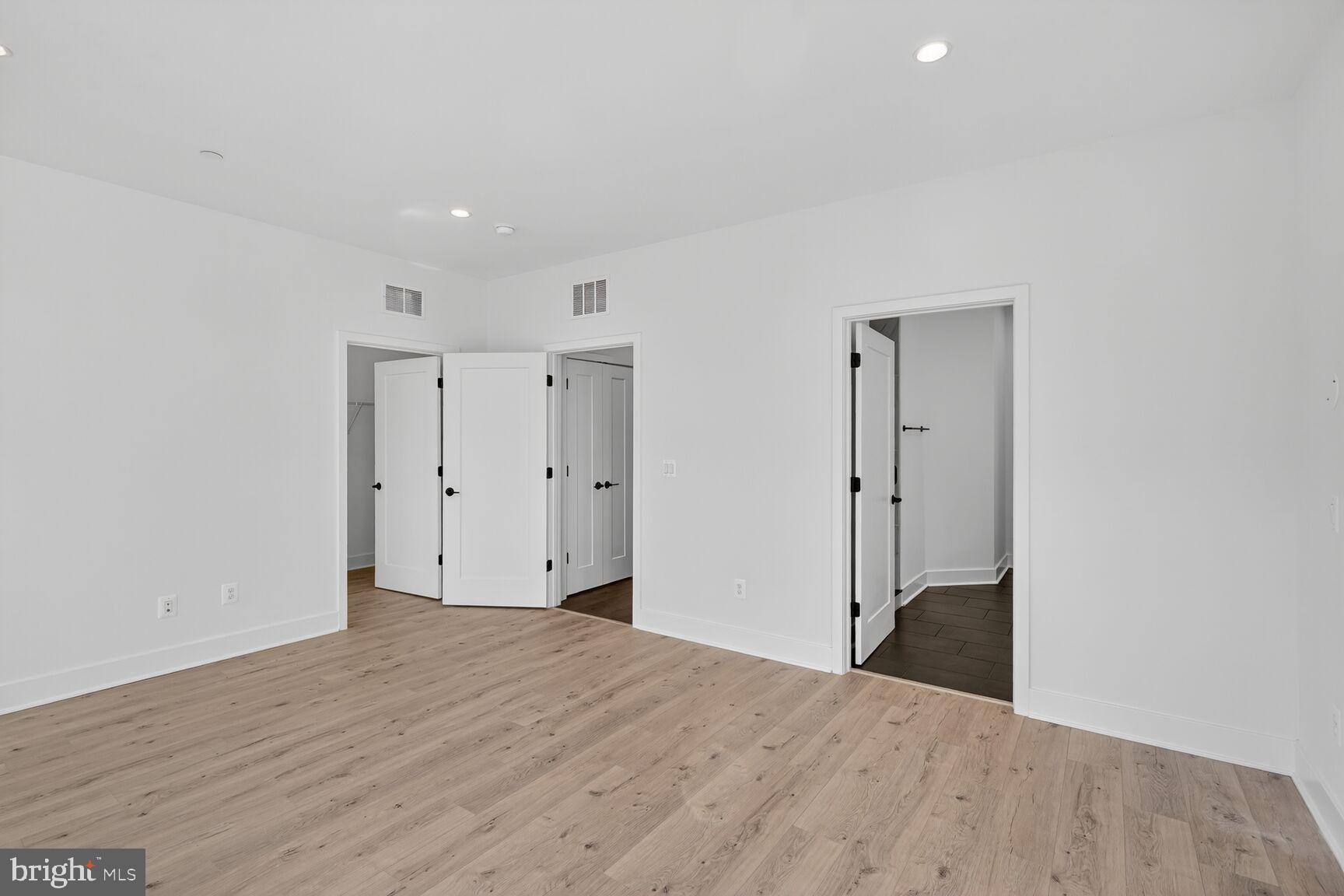 WESTBARD SQUARE - Residential