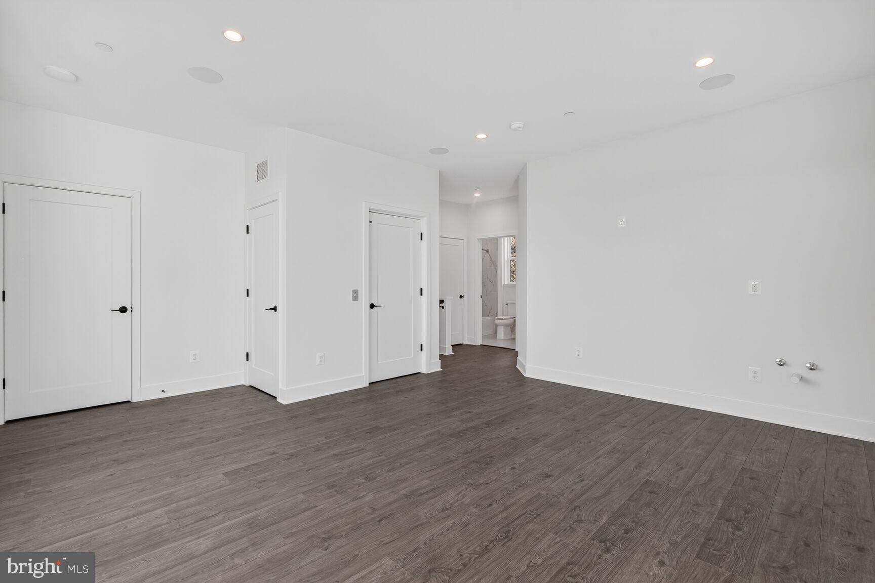 WESTBARD SQUARE - Residential