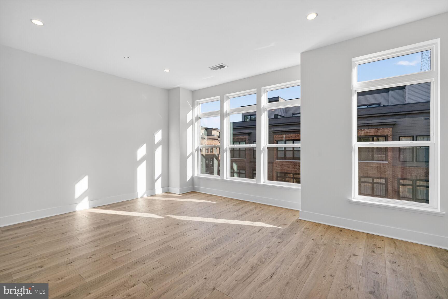 WESTBARD SQUARE - Residential