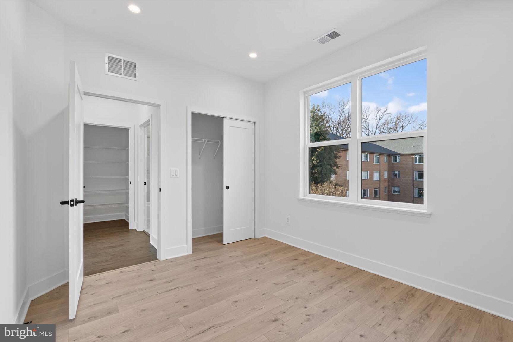 WESTBARD SQUARE - Residential