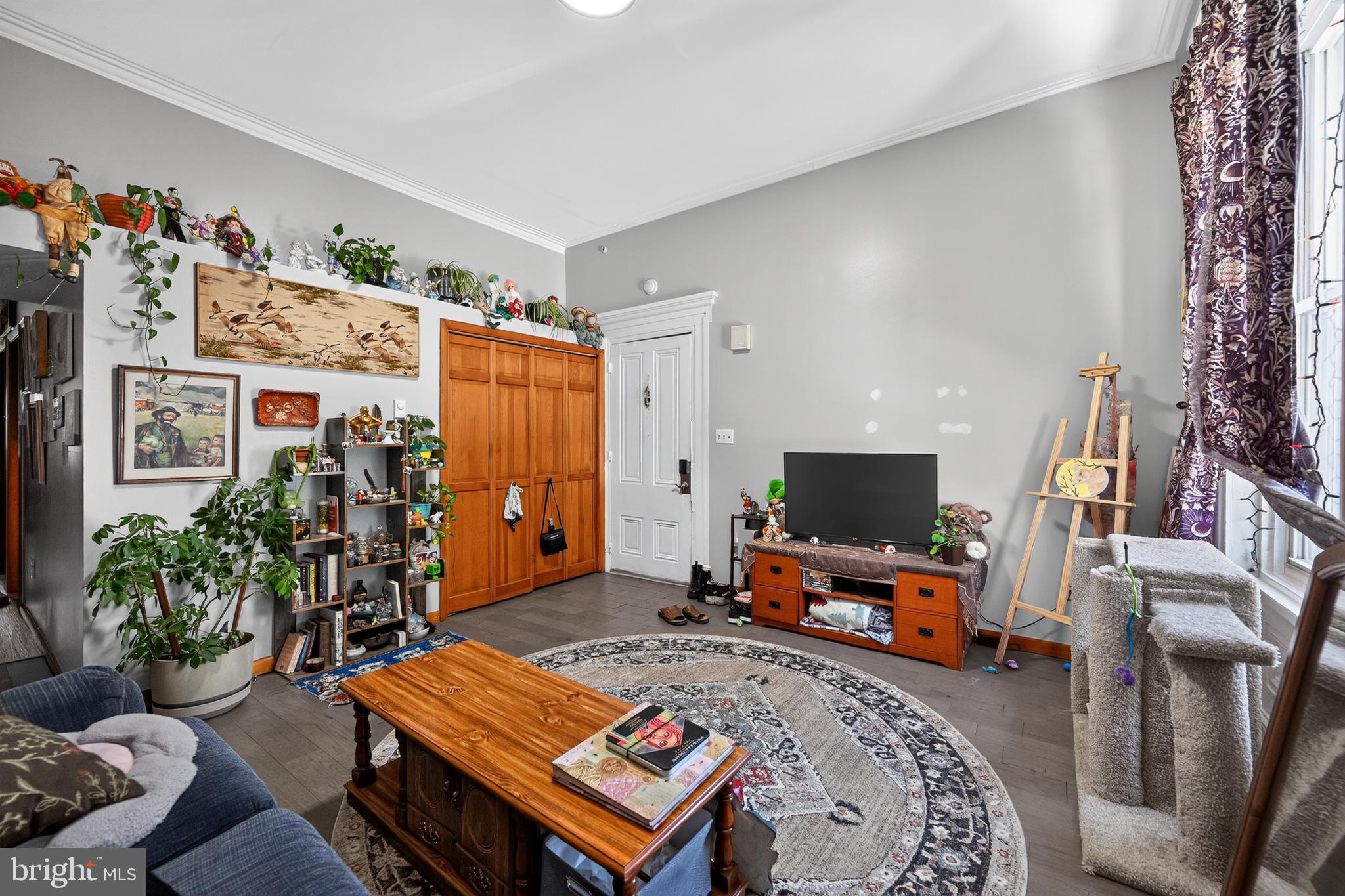 326 W BROAD STREET