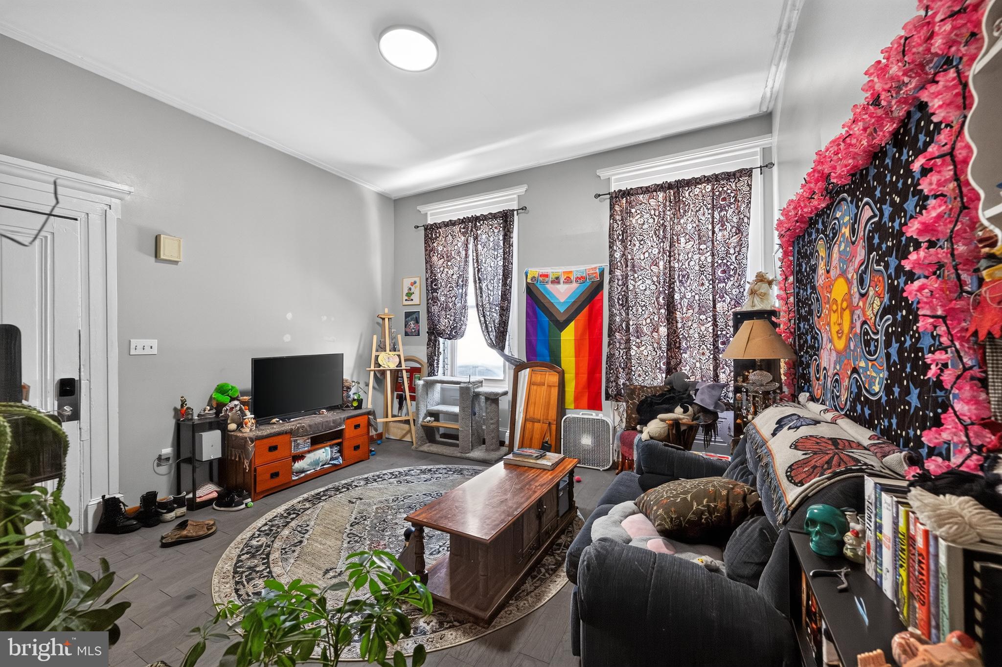 326 W BROAD STREET