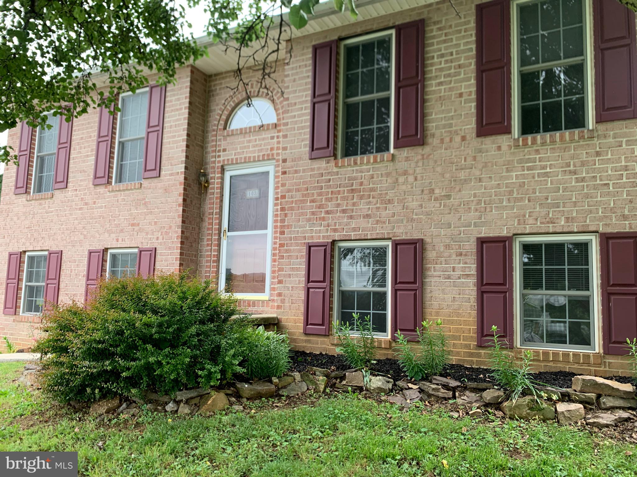 WHISPERING HILLS - Residential