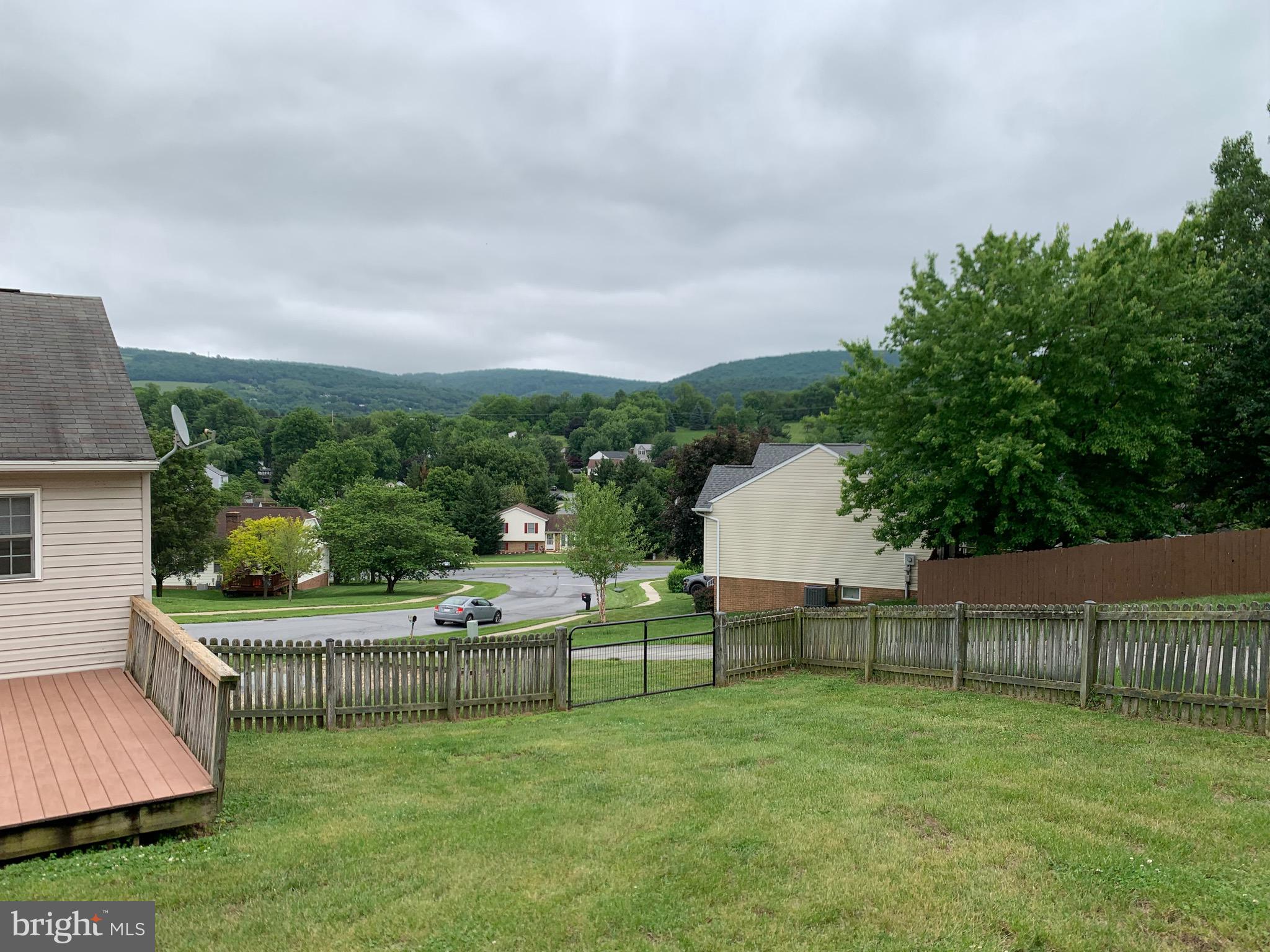 WHISPERING HILLS - Residential
