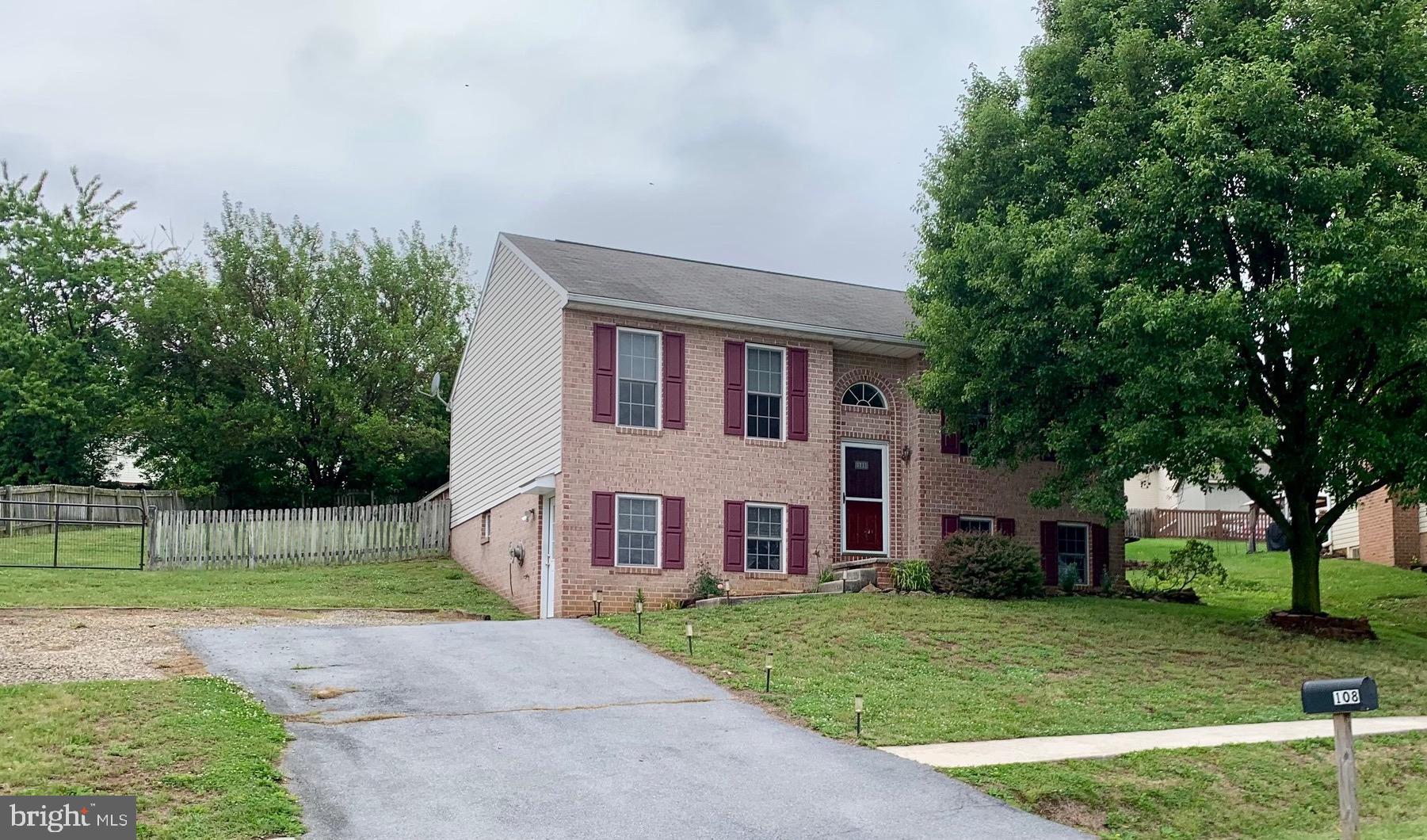 WHISPERING HILLS - Residential
