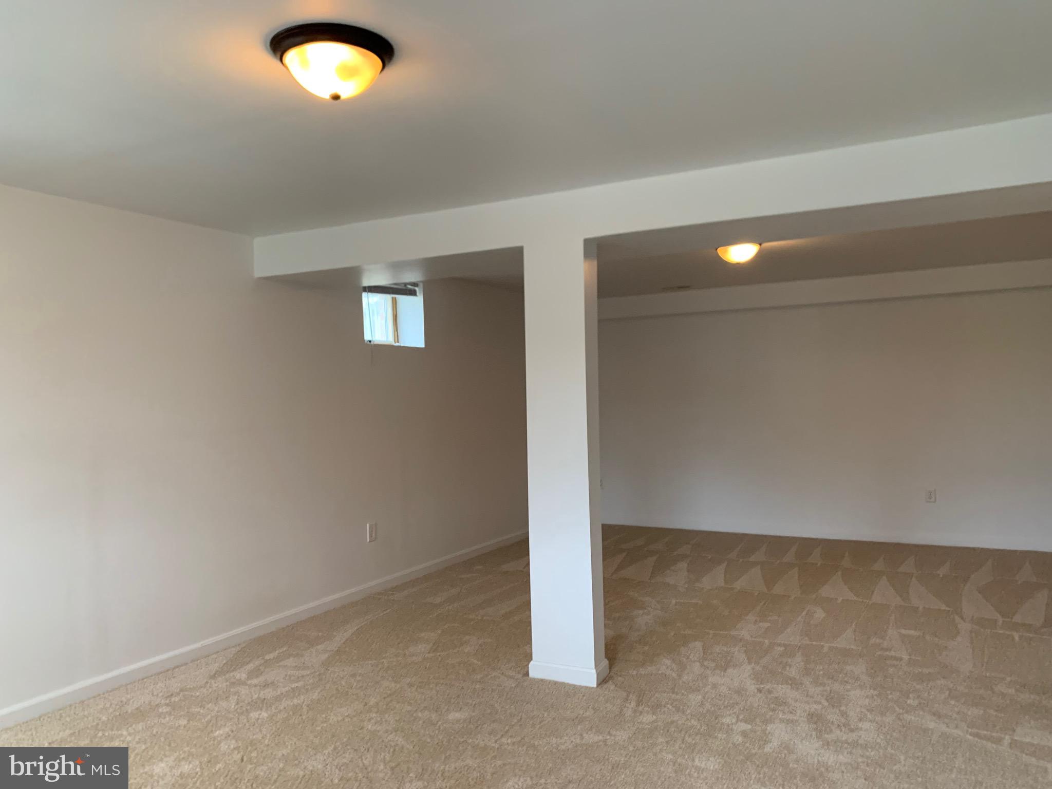 WHISPERING HILLS - Residential