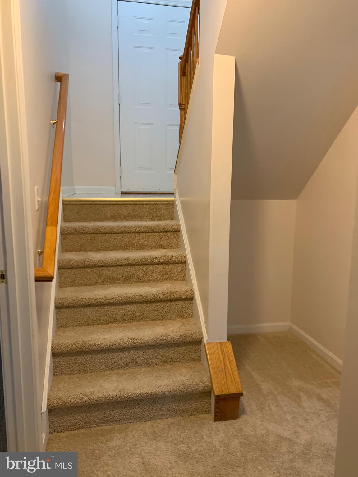 WHISPERING HILLS - Residential