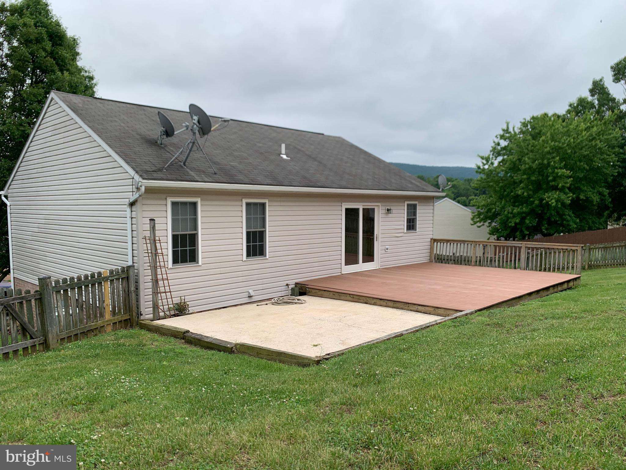 WHISPERING HILLS - Residential
