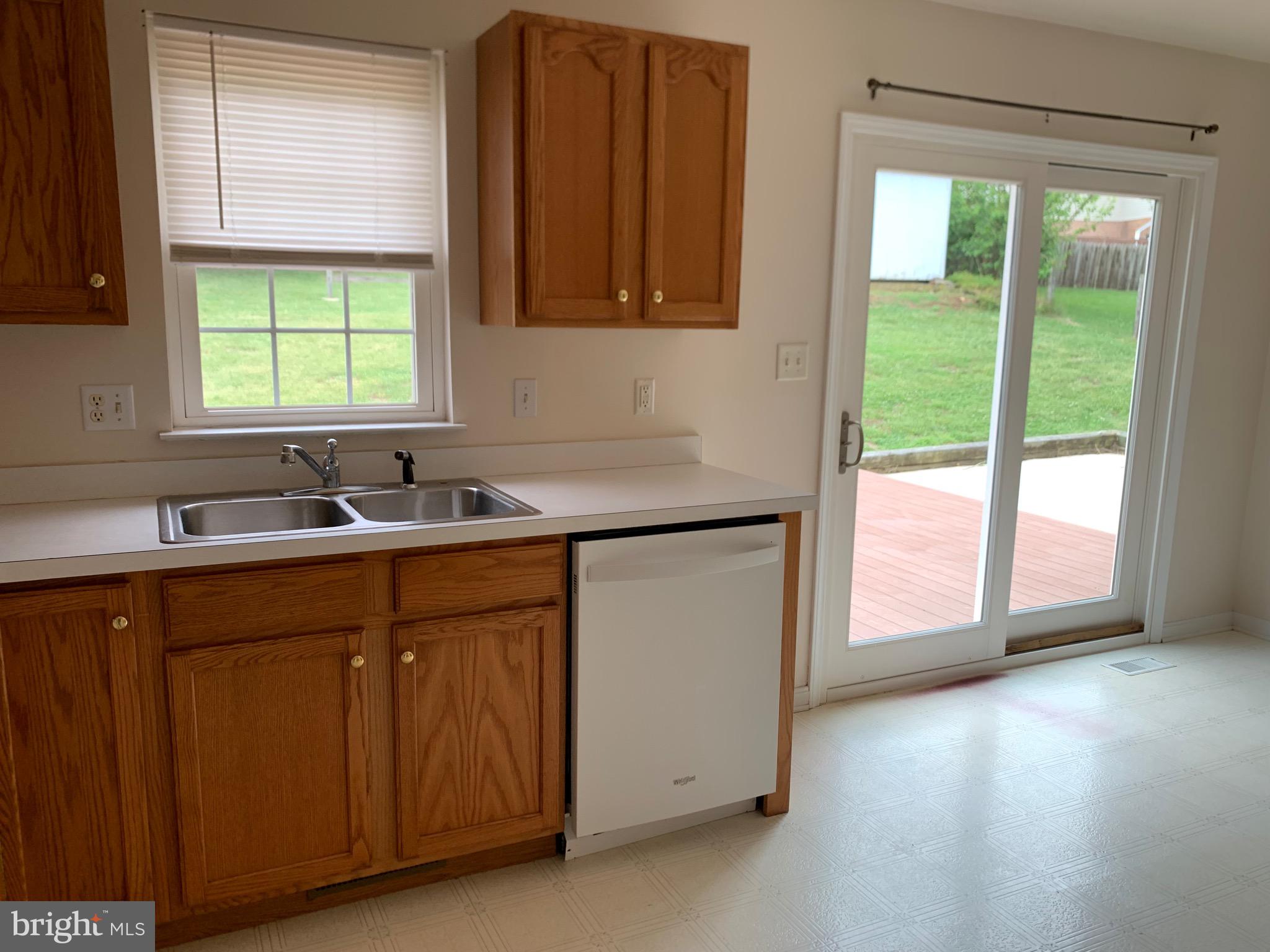 WHISPERING HILLS - Residential