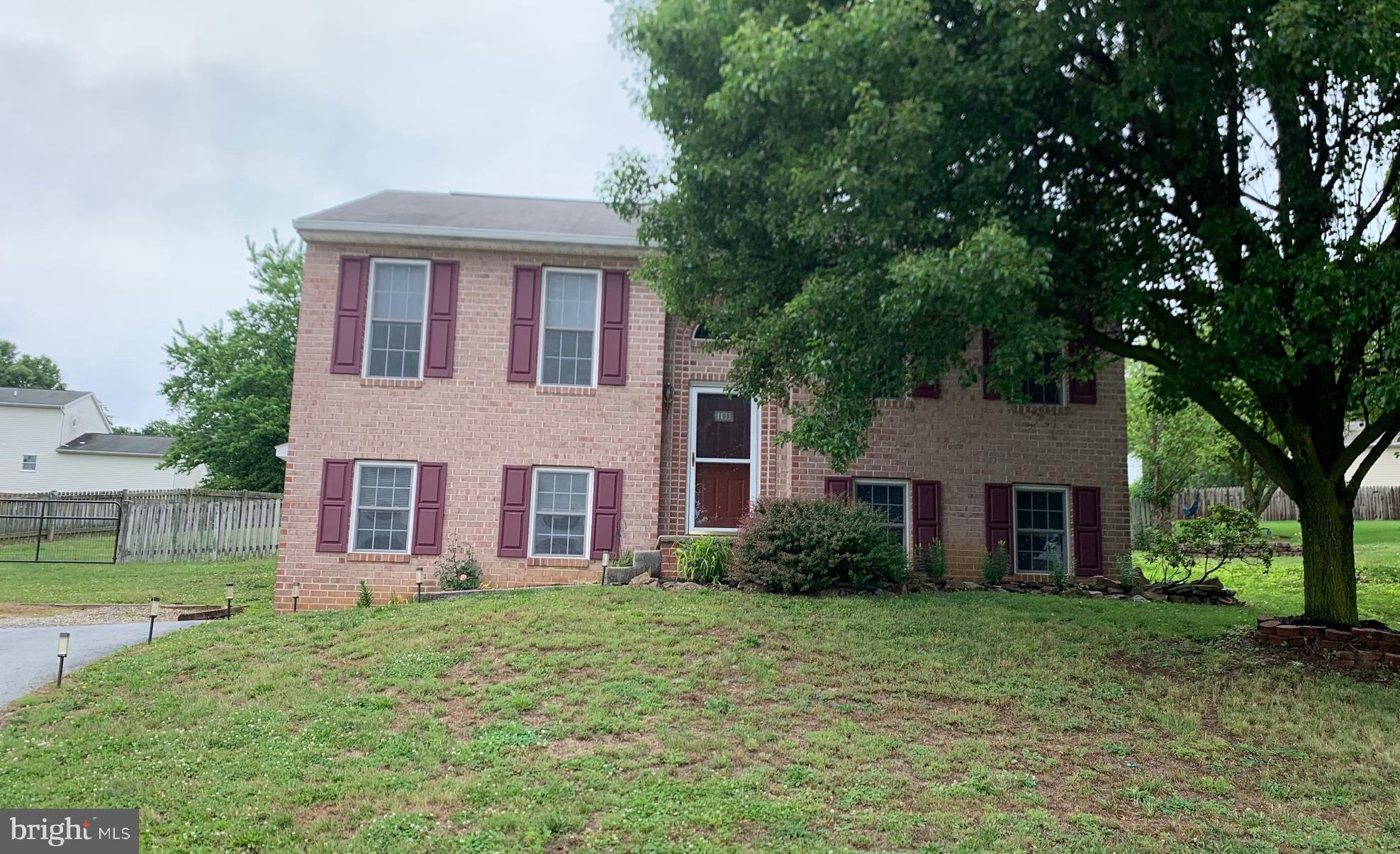 WHISPERING HILLS - Residential