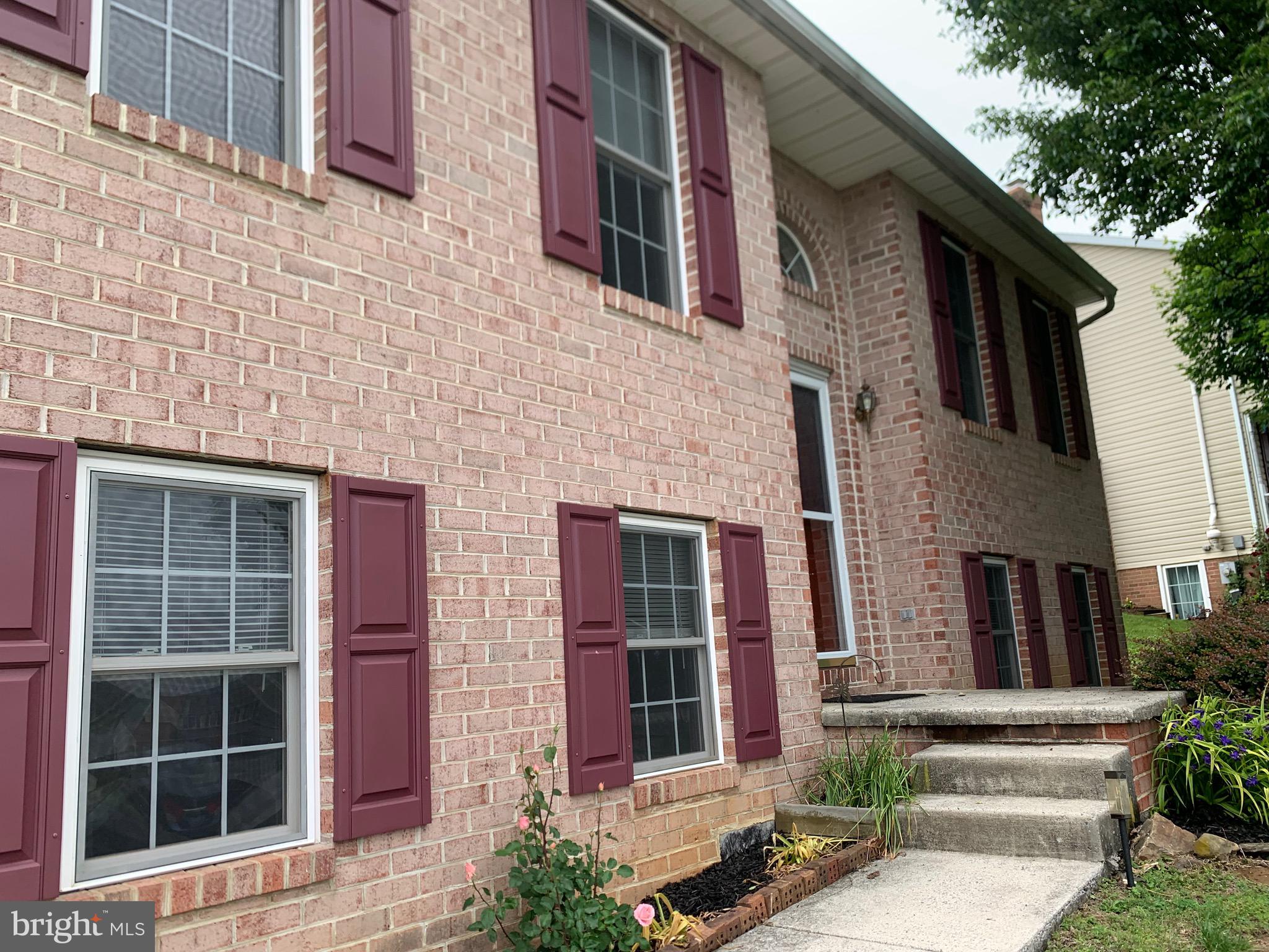 WHISPERING HILLS - Residential
