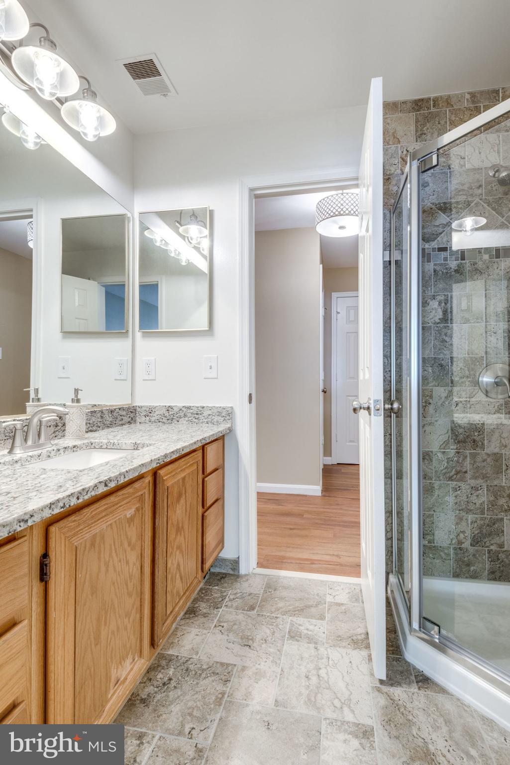 BRISTOL HOUSE - Residential