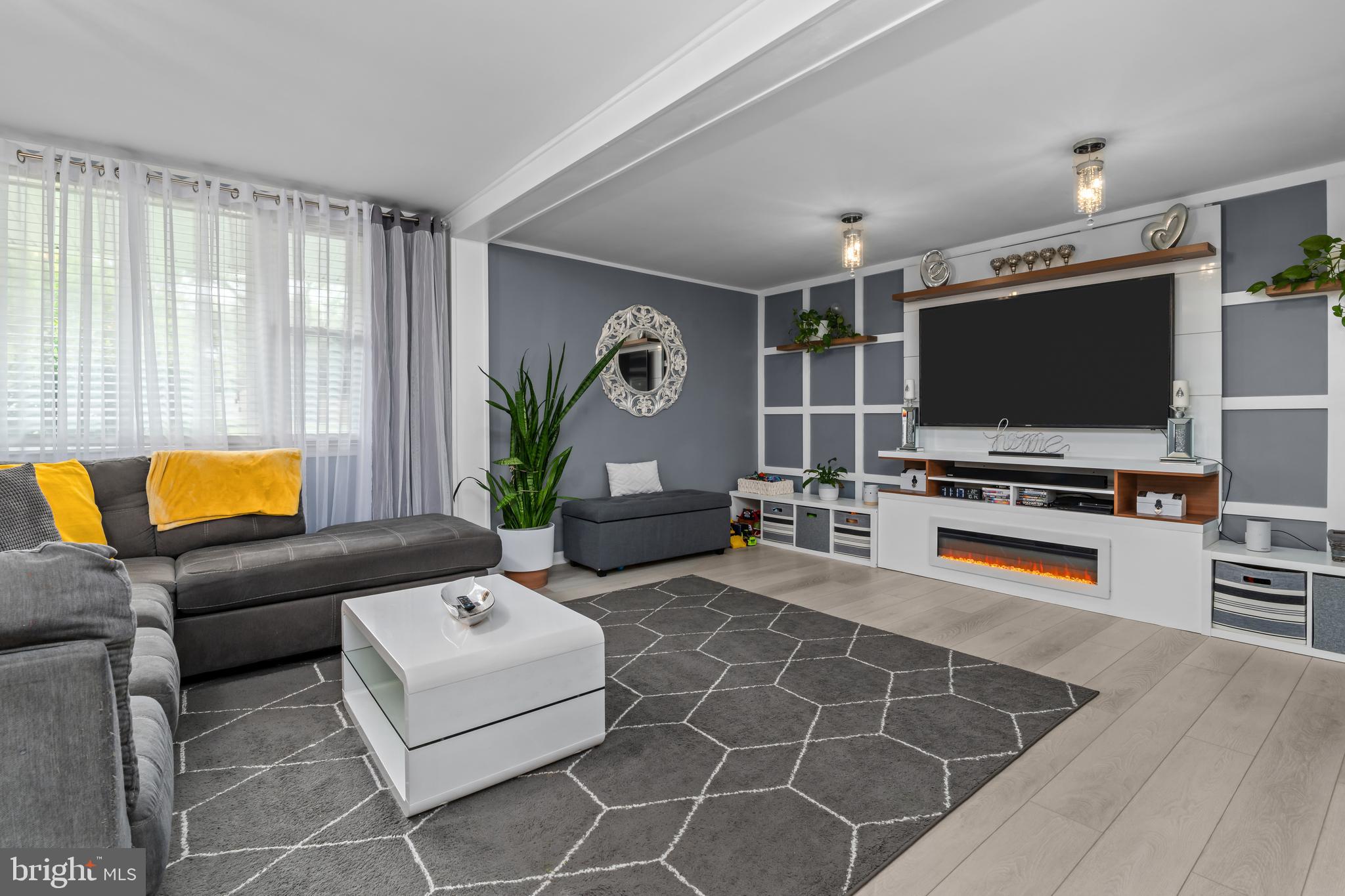 MUNSON HEIGHTS - Residential