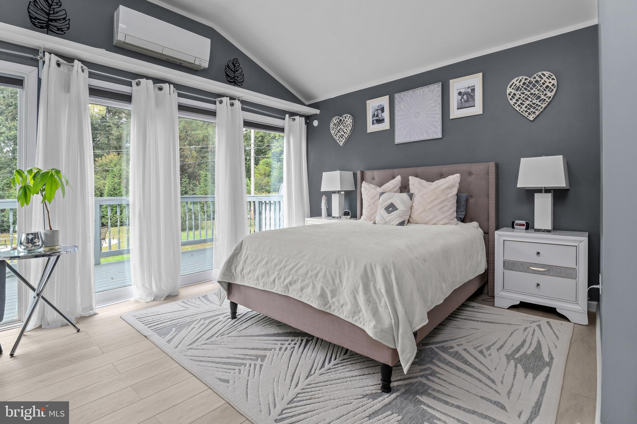 MUNSON HEIGHTS - Residential