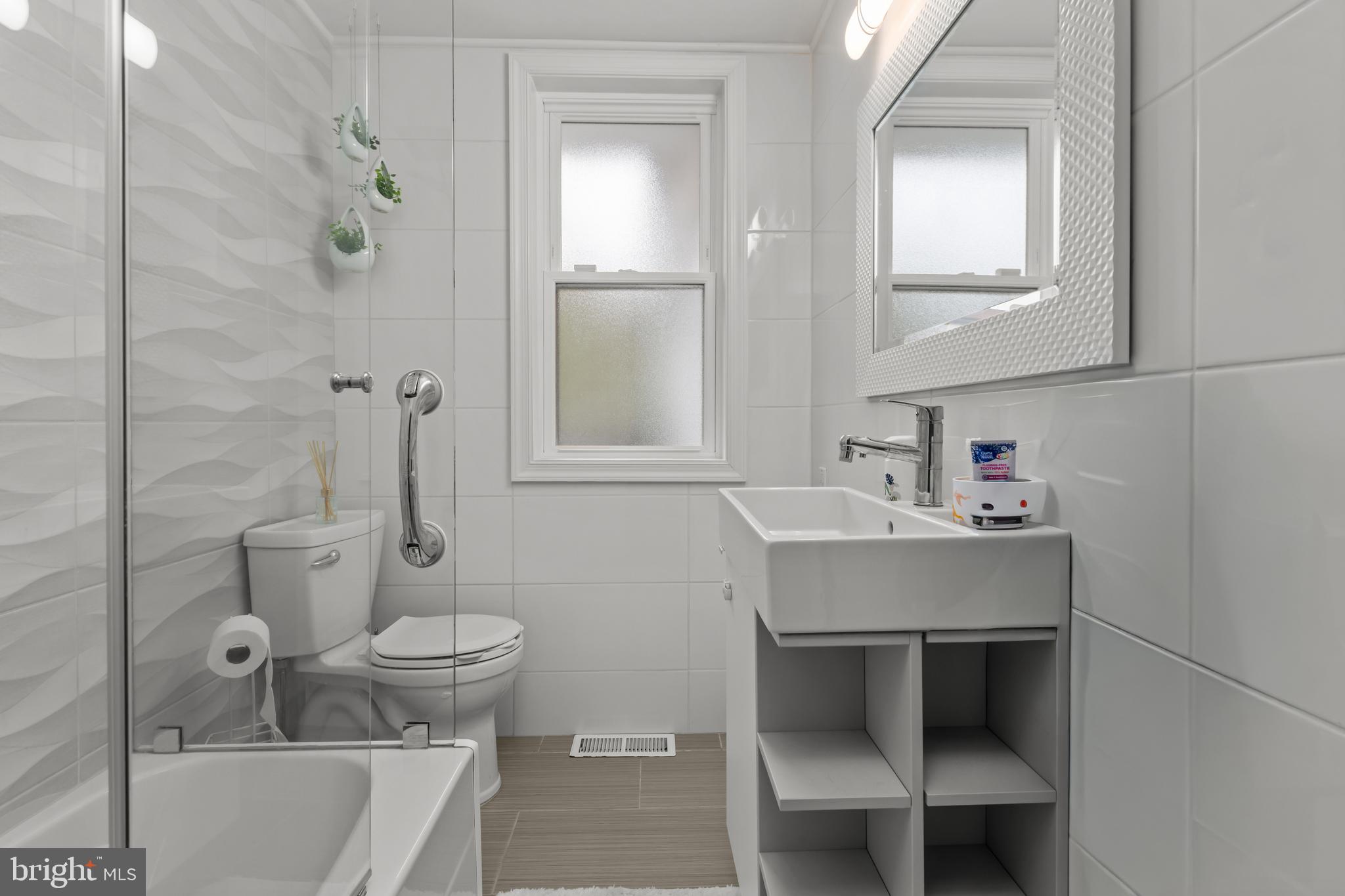 MUNSON HEIGHTS - Residential